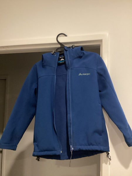 Macpac Boys softshell jacket with hood Carousel 1