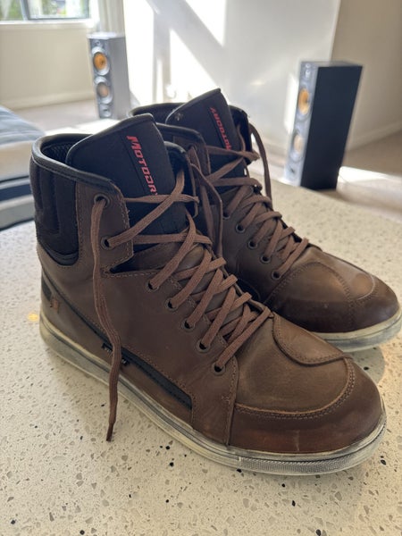 MOTODRY ( KICKS-BROWN ) MOTORBIKE BOOTS Carousel 1