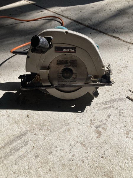 Makita circular saw Carousel 1