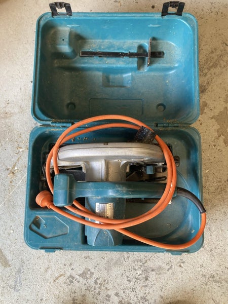 Makita circular saw Carousel 4