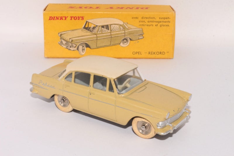 French Dinky Toy - One of Many I'm Listing - 554 Opel Rekord Carousel 1