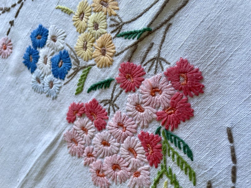 A stunning large hand embroidered vintage Linen Tablecloth Carousel 2