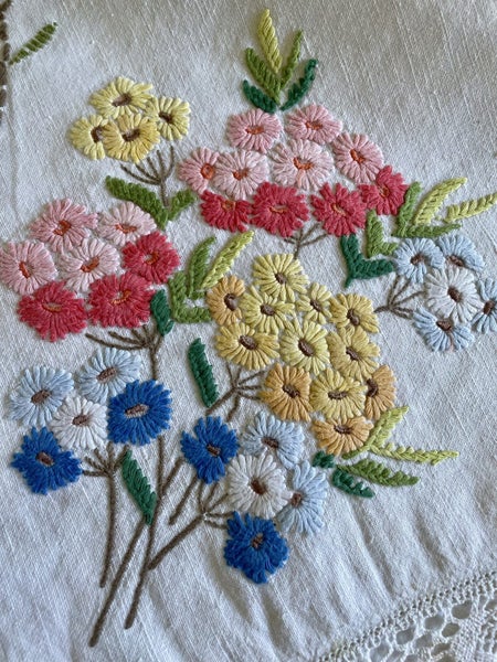A stunning large hand embroidered vintage Linen Tablecloth Carousel 1