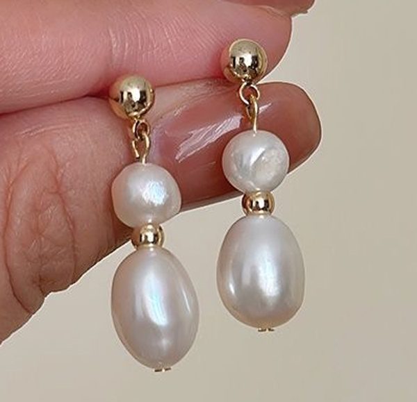 *BOXED* Natural Freshwater Baroque Pearl Earrings With 925 Posts Carousel 1