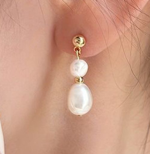 *BOXED* Natural Freshwater Baroque Pearl Earrings With 925 Posts Carousel 2