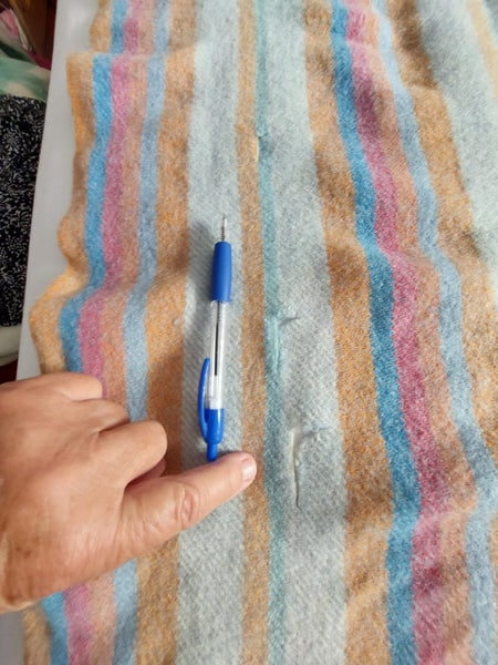 Retro / Vintage Woollen blanket in beautiful colours Carousel 8