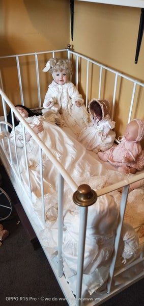 Antique cot for display Carousel 5