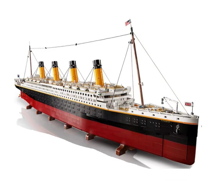 **BRAND NEW** Titanic - 9090 pieces - 135cm long Carousel 1