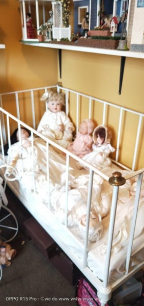 Antique cot for display Carousel 1