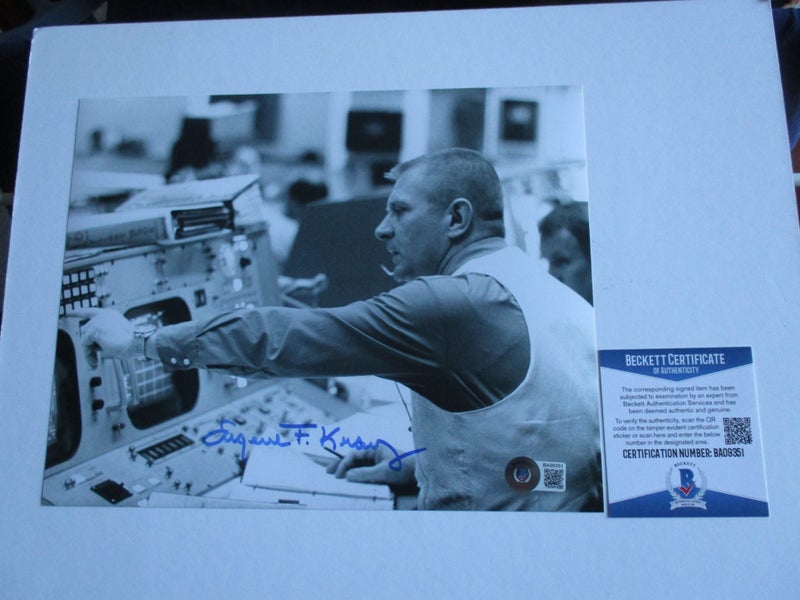 Gene Kranz "NASA Flight Director" Apollo 13 signed Photo + Authentication Carousel 2