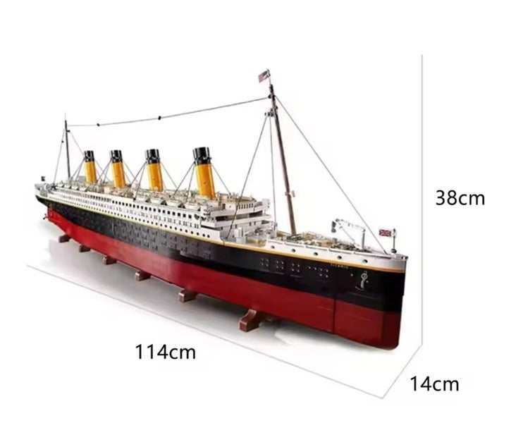 **BRAND NEW** Titanic - 9090 pieces - 114cm long Carousel 1