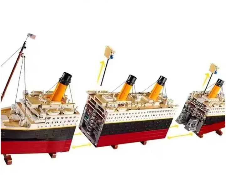 **BRAND NEW** Titanic - 9090 pieces - 114cm long Carousel 2