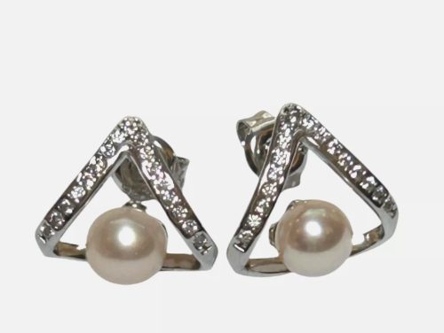 5.2mm Akoya Sea Water White Round Pearl Earrings Carousel 1