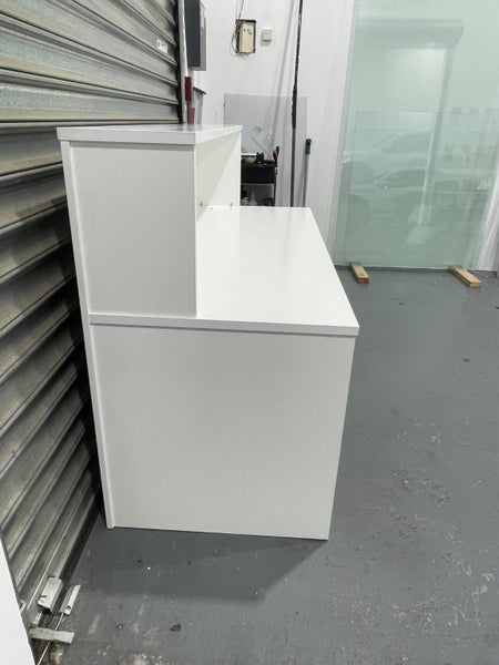 Reception Desk Carousel 3