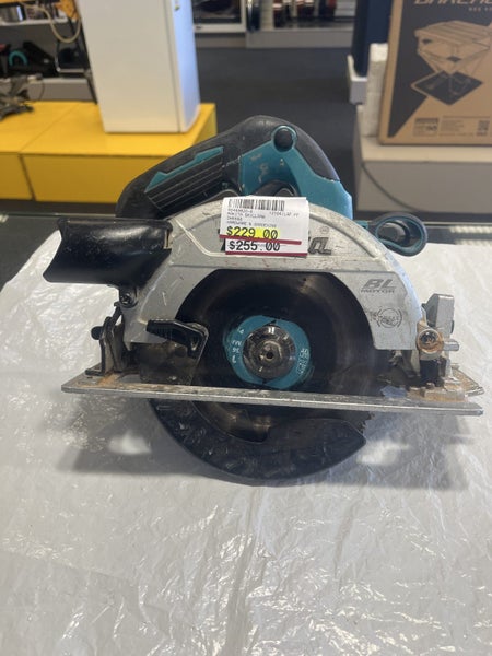 Makita Skillsaw (A3489820-4) Carousel 1