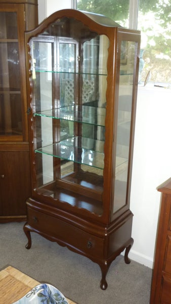 MAHOGANY CHINA CABINET Carousel 1