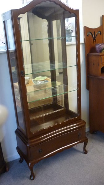 MAHOGANY CHINA CABINET Carousel 3
