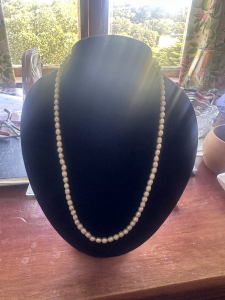 Genuine freshwater pearl necklace Carousel 1