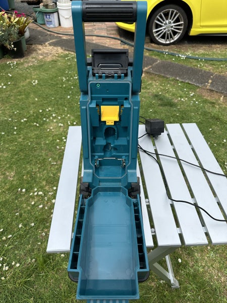 Makita Radio Carousel 7