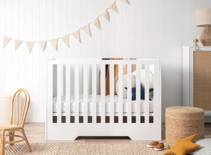 MOCKA SECONDS: Hamptons Cot - White Carousel 1