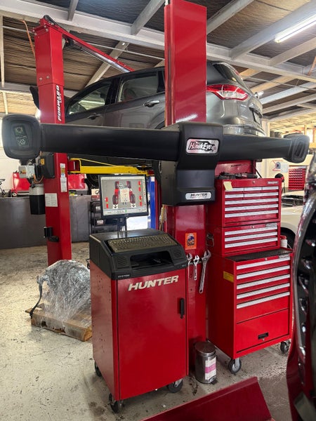 hunter hawkeye alignment 4 camera (wheel alignment machine ) Carousel 1