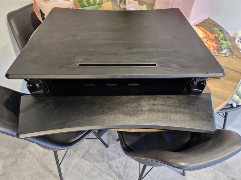ADJUSTABLE STANDING DESK Carousel 2