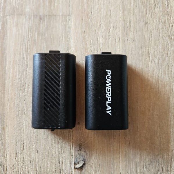Xbox One / Xbox Series Rechargeable Batteries Carousel 1