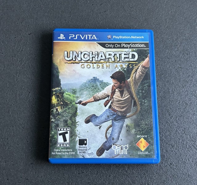 Uncharted Golden Abyss - PS Vita Carousel 1
