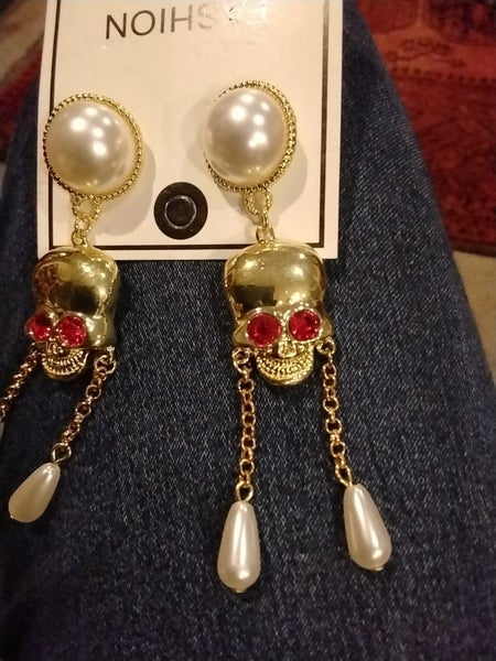 EARINGS Carousel 2