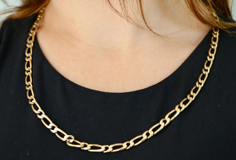 9ct Yellow Gold Flat Twist Crub Link Neck Chain Carousel 2