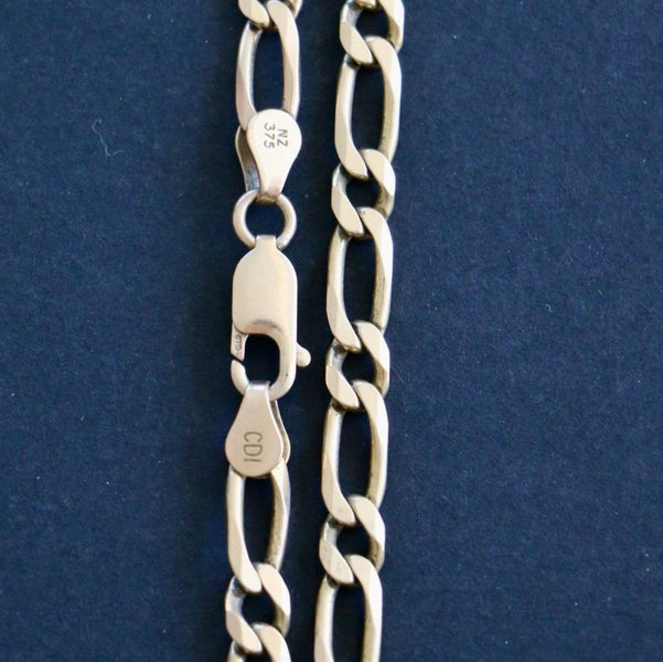 9ct Yellow Gold Flat Twist Crub Link Neck Chain Carousel 3