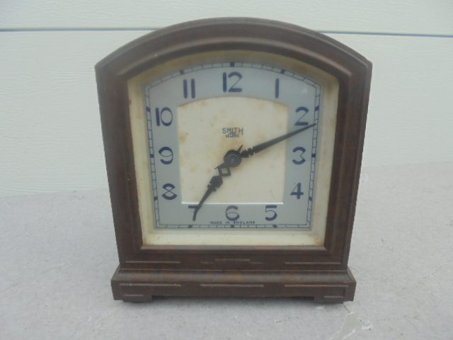 +-+- VINTAGE SMITH SECTRIC BAKELITE ART DECO CLOCK -+-+ Carousel 2