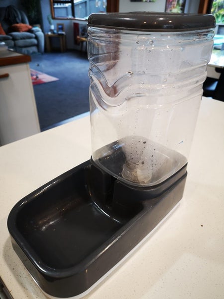 Pet gravity water dispenser 2L Carousel 2