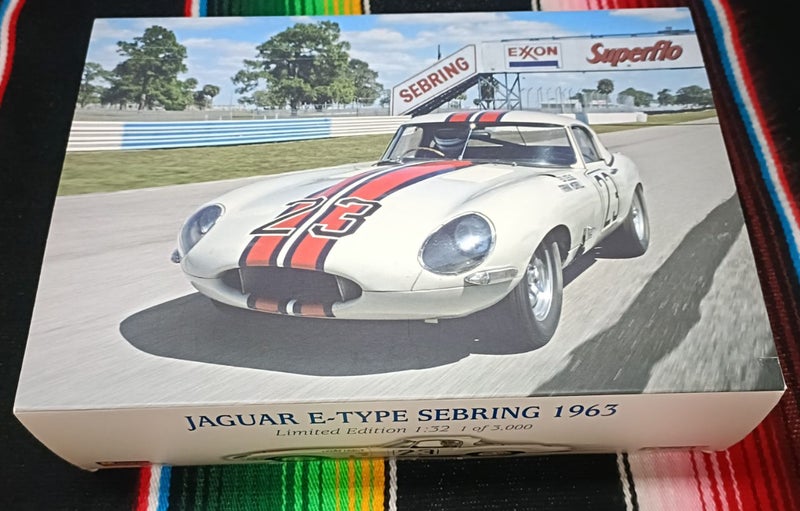 Revell, Monogram. JAGUAR E-Type Sebring 1963. Carousel 1