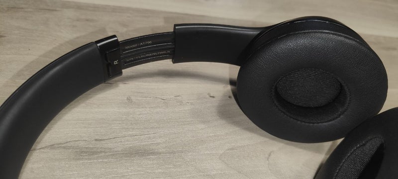 Beats Solo 3 Wireless Headphones - Custom "SqueakEClean" Headband Carousel 5