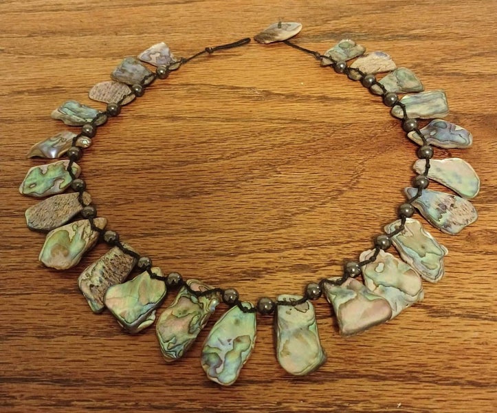 Mid-20th century, Paua and freshwater pearl necklace Carousel 1