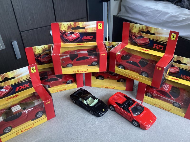 FERRARI CAR COLLECTION PLUS Carousel 1