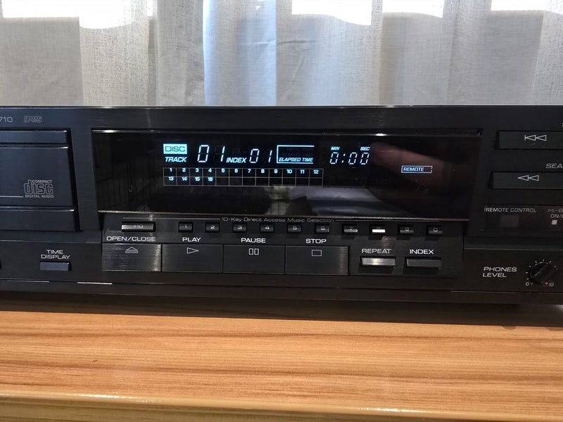 Yamaha CDX-710 + Remote Carousel 2