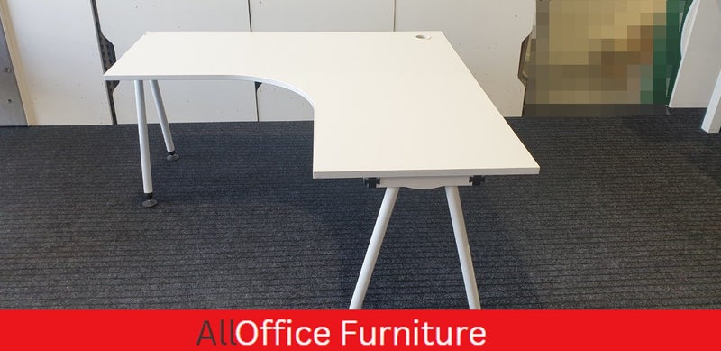White corner desk / small L shaped office desk Carousel 2