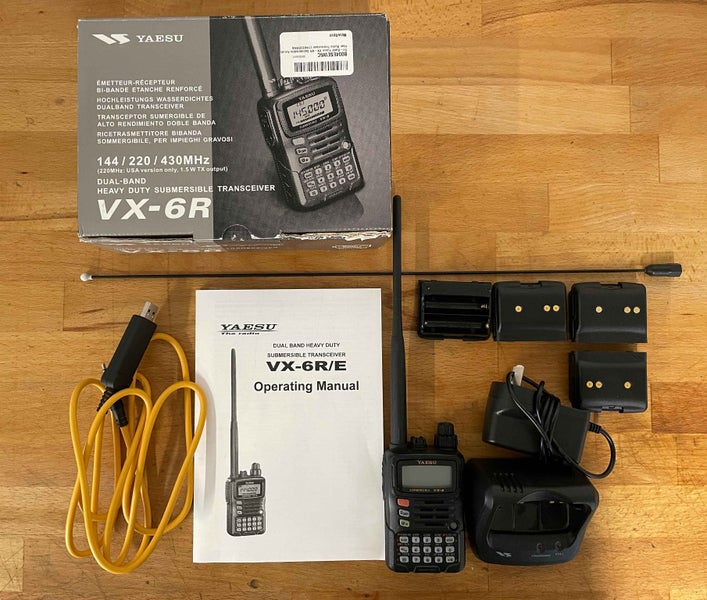 Yaesu VX-6R Dual Band Handheld Transceiver + Extras Carousel 1