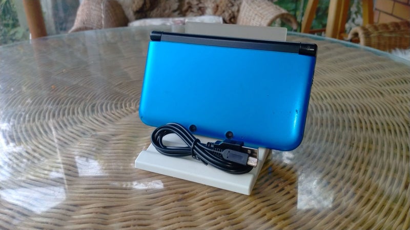 Modded Blue Nintendo 3DS XL with SD card mod Carousel 1