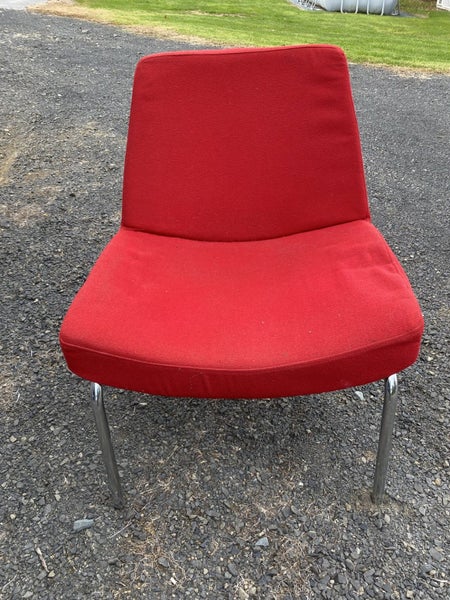 Red chair Carousel 2