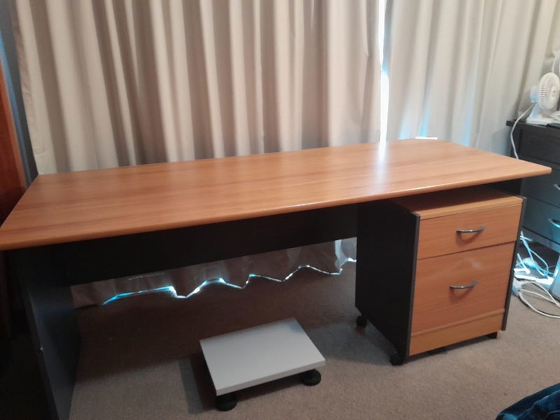 OFFICE DESK 1800mm Carousel 6