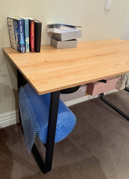 Andrea Desk (L W H): 100 x 60 x 73 cm Carousel 2