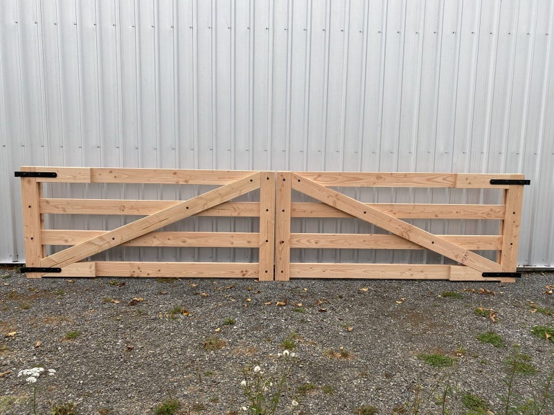 Wooden Farm entry gates 4800mm wide x 1100mm high Carousel 1