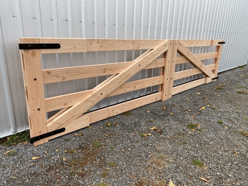 Wooden Farm entry gates 4800mm wide x 1100mm high Carousel 2