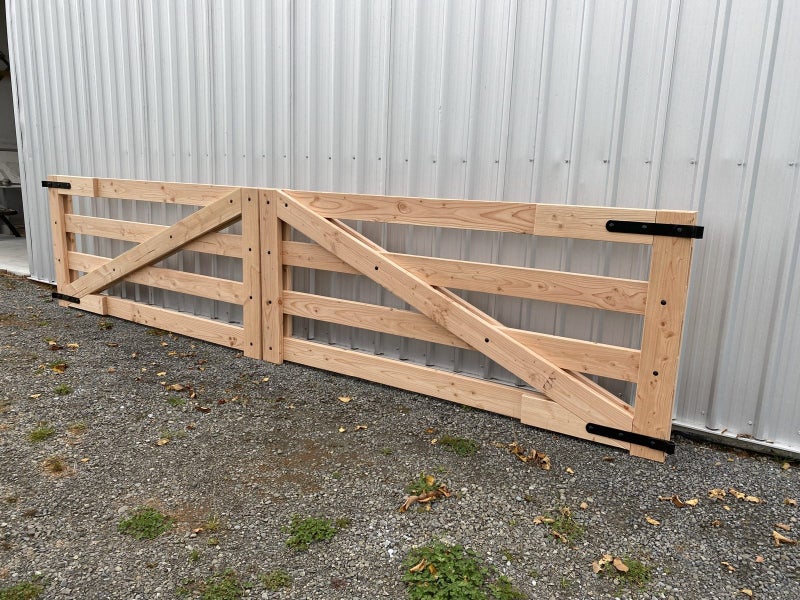Wooden Farm entry gates 4800mm wide x 1100mm high Carousel 3