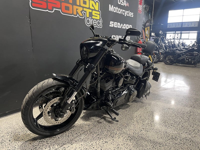 2017 Harley-Davidson CVO Breakout62863273844354113