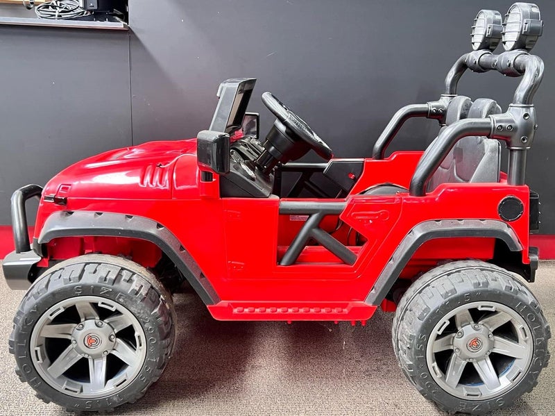 Kids Ride On Jeep Carousel 1