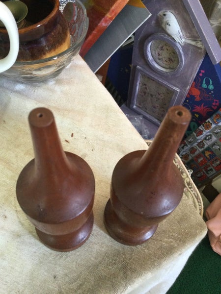 WOODEN SALT AND PEPPER SHAKERS Carousel 2
